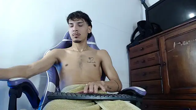 Snapshot of Yankees_xxx chatting on February 8, 2026, 12:41 pm Yankees xxx online show from February 8, 2026, 12:41 pm