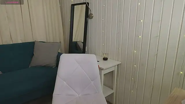 Julies Lii online show from February 20, 2026, 1:22 pm