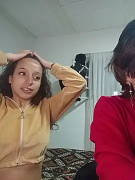 AlexxaAndRileyy online show from May 25, 2026, 3:40 pm
