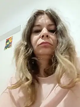 Didi2081 online show from April 13, 2026, 1:22 am