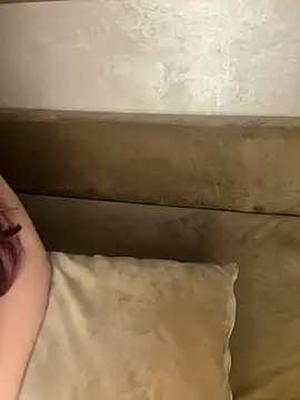 lily bitch online show from February 7, 2026, 9:18 pm