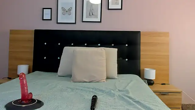 vicky squirtz online show from January 14, 2026, 6:08 am