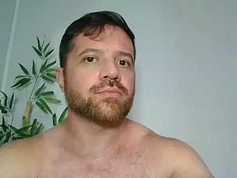 HugoBrazil online show from January 12, 2026, 11:43 pm