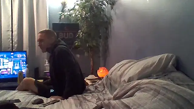 hotnready42069 online show from January 12, 2026, 11:21 pm