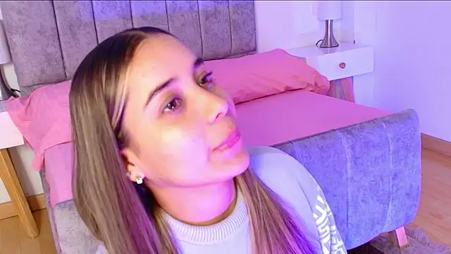 Lucy Carson  online show from March 19, 2026, 3:32 am