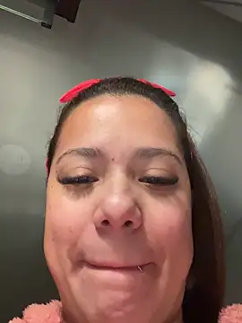 Pretty  Milf online show from March 7, 2026, 9:17 am