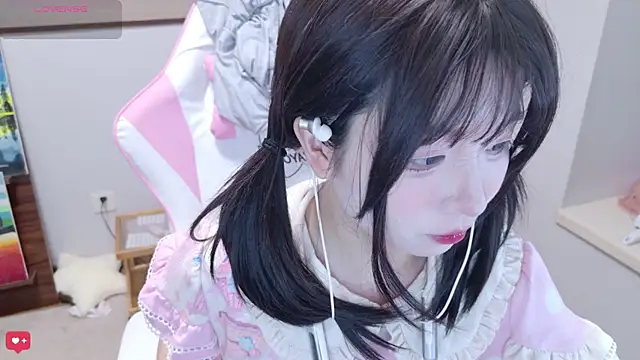 Snapshot of Qiqiiii-05 chatting on July 3, 2026, 1:39 pm Qiqiiii-05 online show from July 3, 2026, 1:39 pm