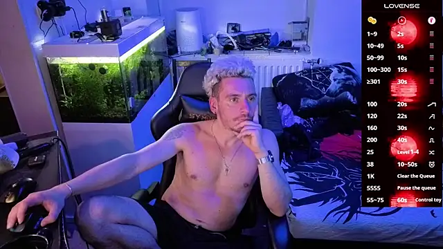 Rayzel White online show from February 25, 2026, 10:19 pm