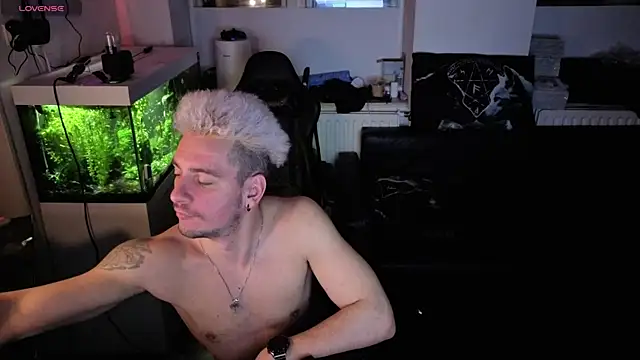 Rayzel White online show from March 20, 2026, 3:44 am