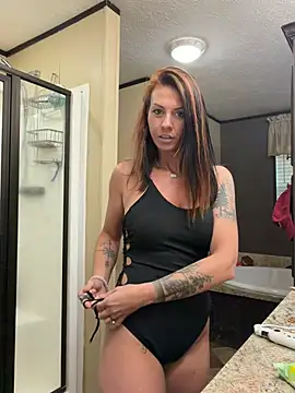 tastemecaroline online show from March 25, 2026, 10:05 pm