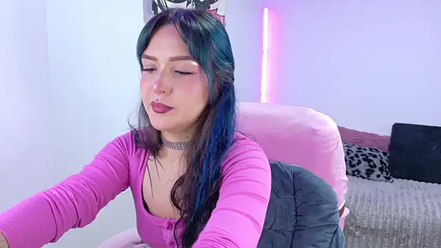 dollmeow online show from April 14, 2026, 1:11 am