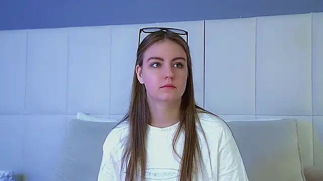 Snapshot of SofiaSarvain chatting on February 5, 2026, 6:29 am SofiaSarvain online show from February 5, 2026, 6:29 am