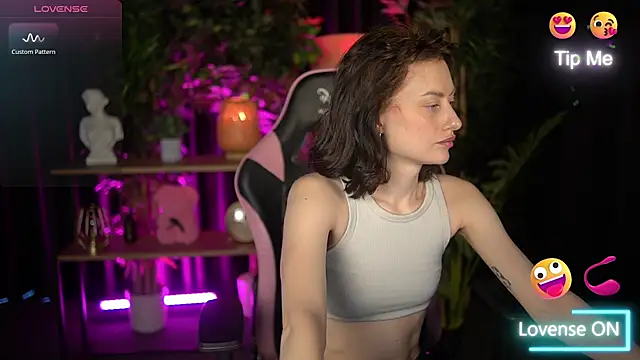 baby luna xo online show from January 19, 2026, 9:57 am