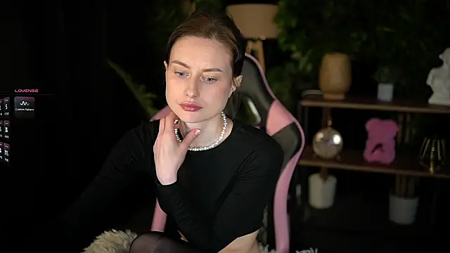 baby luna xo online show from February 20, 2026, 9:43 am