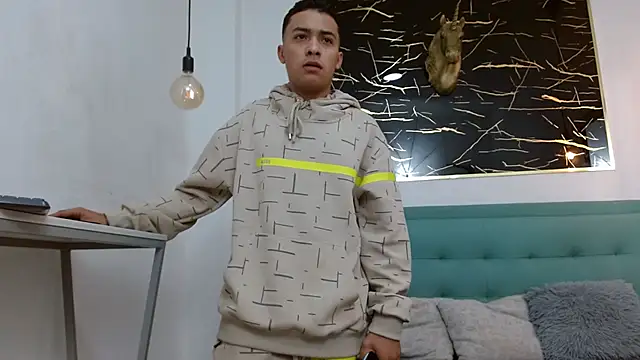 Snapshot of MarcusLux_ chatting on January 15, 2026, 11:48 am MarcusLux online show from January 15, 2026, 11:48 am