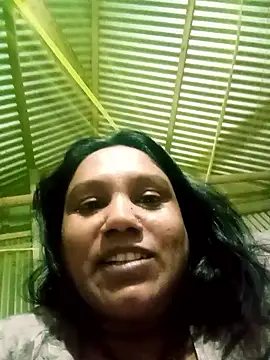 Snapshot of Hot_queen3210 chatting on January 13, 2026, 5:51 pm Hot queen3210 online show from January 13, 2026, 5:51 pm