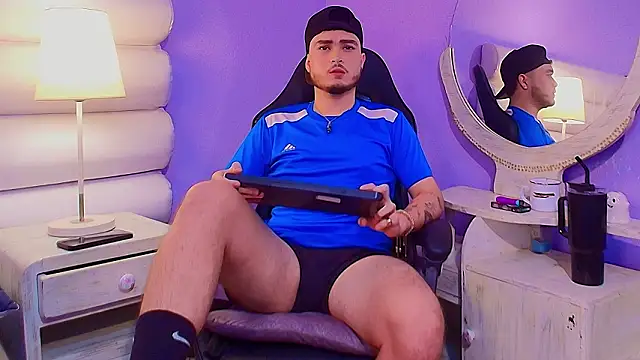 Snapshot of Salvattore_Muller chatting on February 3, 2026, 2:53 am Salvattore Muller online show from February 3, 2026, 2:53 am