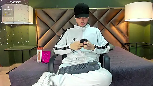 Snapshot of Salvattore_Muller chatting on February 22, 2026, 5:30 am Salvattore Muller online show from February 22, 2026, 5:30 am