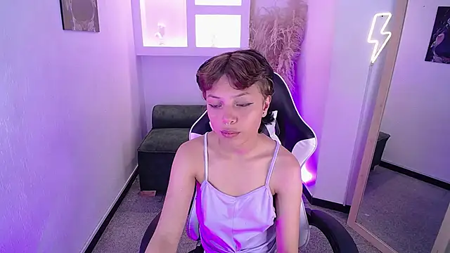 Snapshot of melodyy_as chatting on January 14, 2026, 12:33 pm melodyy as online show from January 14, 2026, 12:33 pm