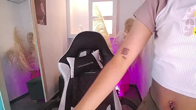 Snapshot of melodyy_as chatting on March 16, 2026, 1:26 pm melodyy as online show from March 16, 2026, 1:26 pm