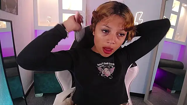 Snapshot of melodyy_as chatting on March 25, 2026, 12:22 pm melodyy as online show from March 25, 2026, 12:22 pm