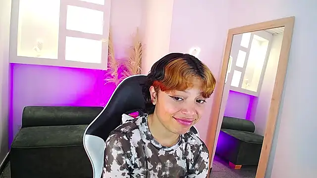 Snapshot of melodyy_as chatting on March 31, 2026, 12:38 pm melodyy as online show from March 31, 2026, 12:38 pm