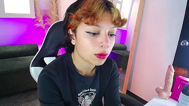 Snapshot of melodyy_as chatting on April 1, 2026, 12:50 pm melodyy as online show from April 1, 2026, 12:50 pm