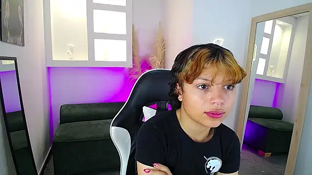 Snapshot of melodyy_as chatting on April 8, 2026, 12:38 pm melodyy as online show from April 8, 2026, 12:38 pm