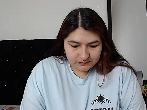 LauraHorny69 online show from February 8, 2026, 1:36 pm