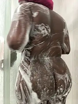 Snapshot of icelyne_2001 chatting on February 21, 2026, 1:28 am icelyne 2001 online show from February 21, 2026, 1:28 am