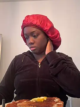 Snapshot of icelyne_2001 chatting on February 24, 2026, 5:33 pm icelyne 2001 online show from February 24, 2026, 5:33 pm