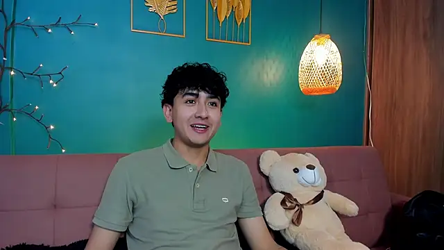 Christopher Monroe  online show from January 18, 2026, 8:23 pm