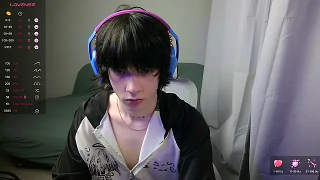 Snapshot of LeonBoykisser chatting on February 7, 2026, 12:09 pm LeonBoykisser online show from February 7, 2026, 12:09 pm