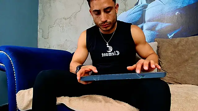 Snapshot of Vans_Ross chatting on May 23, 2026, 1:48 pm Vans Ross online show from May 23, 2026, 1:48 pm