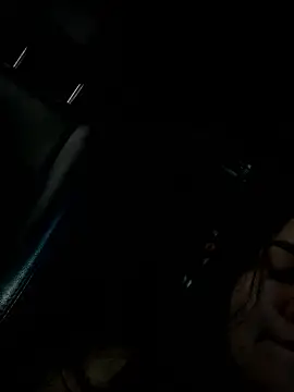 cami2211 online show from January 14, 2026, 7:47 am