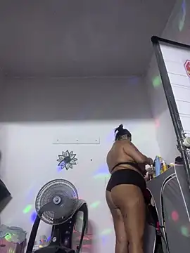 MorenaCariok online show from April 1, 2026, 6:16 pm