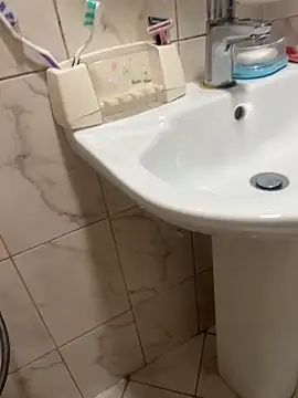 luvis69couple online show from April 19, 2026, 11:09 am