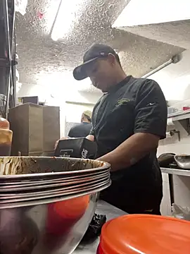 juandacaliente78 online show from April 24, 2026, 10:45 pm