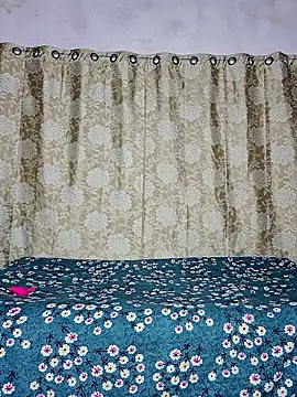 Forest Queen online show from March 9, 2026, 5:28 pm