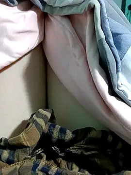 lylinhjim online show from January 15, 2026, 3:05 pm