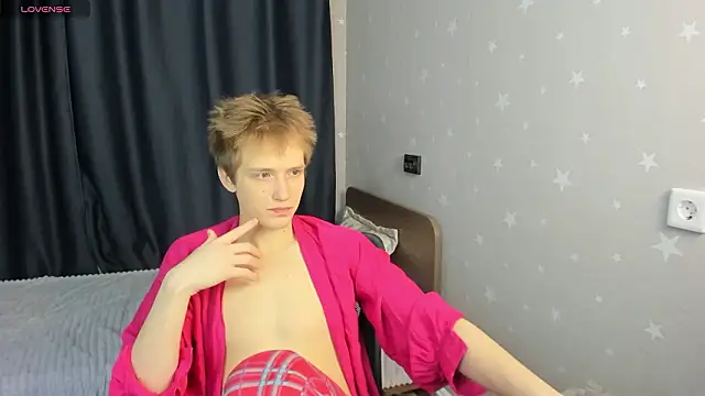 Snapshot of Kai_Milller chatting on February 10, 2026, 7:18 pm Kai Milller online show from February 10, 2026, 7:18 pm