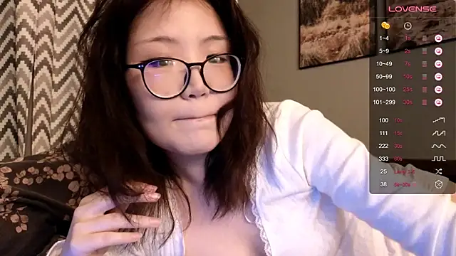 nullgirl online show from February 4, 2026, 10:04 pm