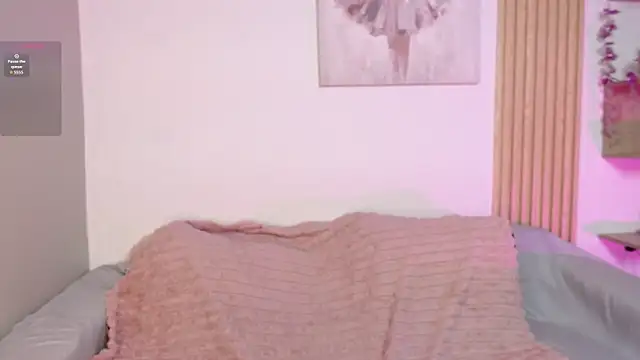 Snapshot of chloe_peach_ chatting on April 28, 2026, 12:21 pm chloe peach online show from April 28, 2026, 12:21 pm