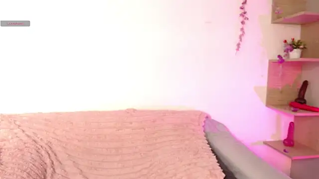Snapshot of chloe_peach_ chatting on May 19, 2026, 12:11 pm chloe peach online show from May 19, 2026, 12:11 pm