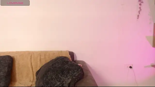 Snapshot of chloe_peach_ chatting on June 3, 2026, 12:41 pm chloe peach online show from June 3, 2026, 12:41 pm