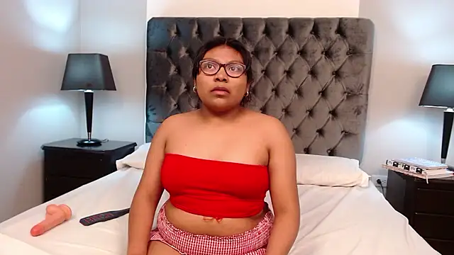 Kiri Black  online show from February 12, 2026, 3:56 am