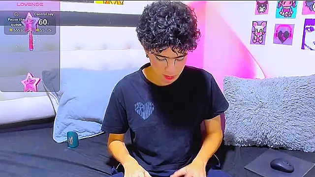 Snapshot of LuanRush_ chatting on February 7, 2026, 11:08 pm LuanRush online show from February 7, 2026, 11:08 pm