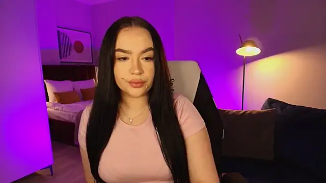 tinafox  online show from February 6, 2026, 8:07 am