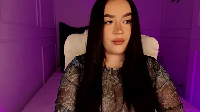 tinafox  online show from April 7, 2026, 7:09 am