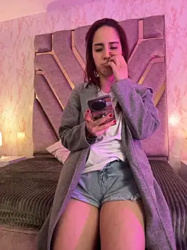 elodie rouge online show from April 8, 2026, 12:16 pm